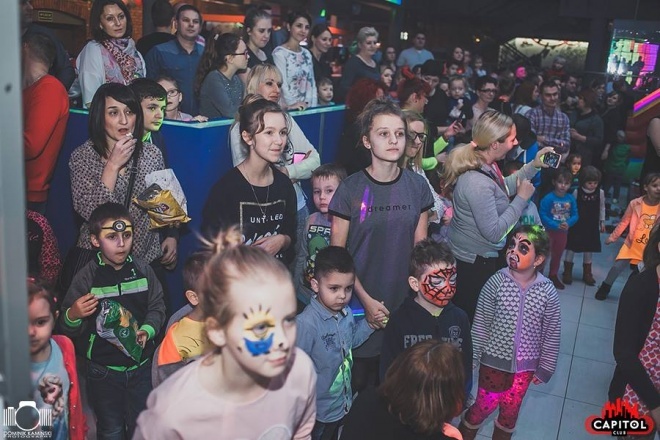 Kinder Party, Minionki i Mikołaj w Clubie Capitol [06.12.2015] - zdjęcie #3 - eOstroleka.pl
