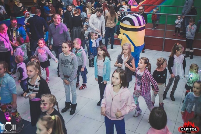 Kinder Party, Minionki i Mikołaj w Clubie Capitol [06.12.2015] - zdjęcie #9 - eOstroleka.pl