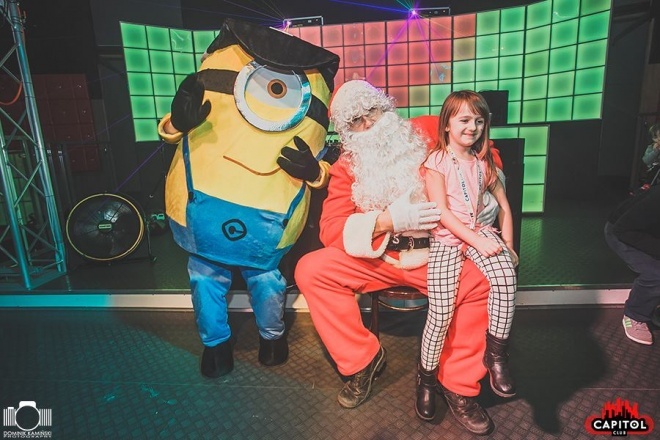 Kinder Party, Minionki i Mikołaj w Clubie Capitol [06.12.2015] - zdjęcie #12 - eOstroleka.pl