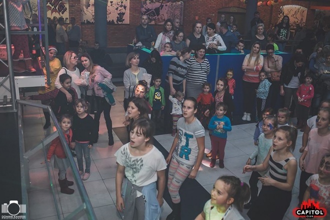 Kinder Party, Minionki i Mikołaj w Clubie Capitol [06.12.2015] - zdjęcie #30 - eOstroleka.pl