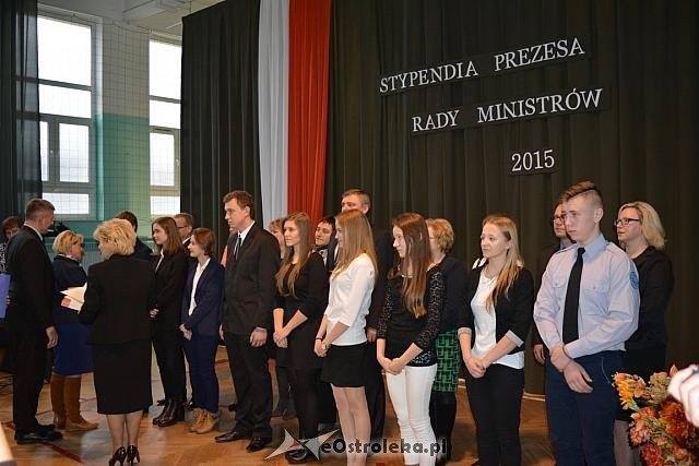 Ostrołęka: Stypendia Prezesa Rady Ministrów rozdane [07.12.2015] - zdjęcie #24 - eOstroleka.pl