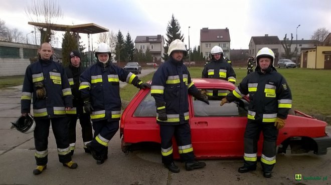 Strażacy ochotnicy z powiatu ostrołęckiego przeszkoleni [08.12.2015] - zdjęcie #2 - eOstroleka.pl