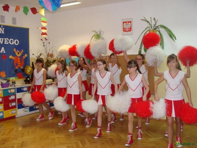 Światowy Dzień Pluszowego Misia w Przedszkolu w Dylewie [09.12.2015] - zdjęcie #39 - eOstroleka.pl