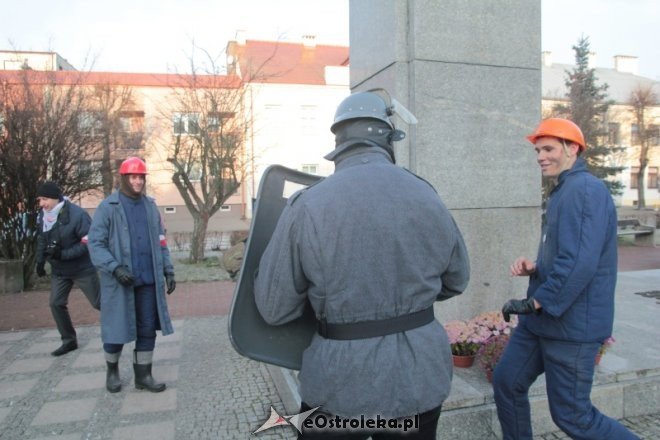 Zamieszki na ulicach Ostrołęki: Starcie „związkowców” milicją [11.12.2015] - zdjęcie #7 - eOstroleka.pl