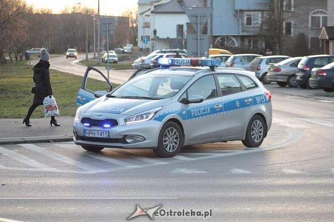 Ostrołęka: Wypadek na skrzyżowaniu 11 Listopada i Dobrzańskiego [14.12.2015] - zdjęcie #11 - eOstroleka.pl