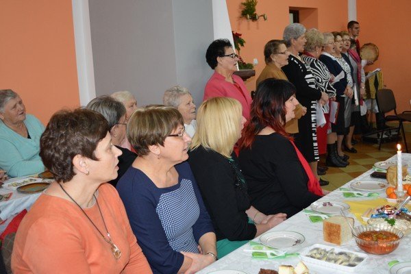 Lipniki: Wigilijne spotkanie z Kołem Gospodyń Wiejskich [22.12.2015] - zdjęcie #18 - eOstroleka.pl