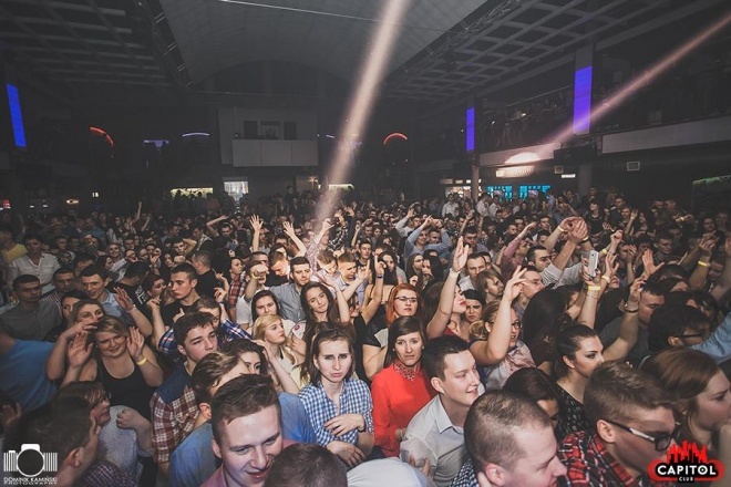 Mega gwiazdy disco polo w Clubie Capitol Sypniewo [27.12.2015] - zdjęcie #24 - eOstroleka.pl