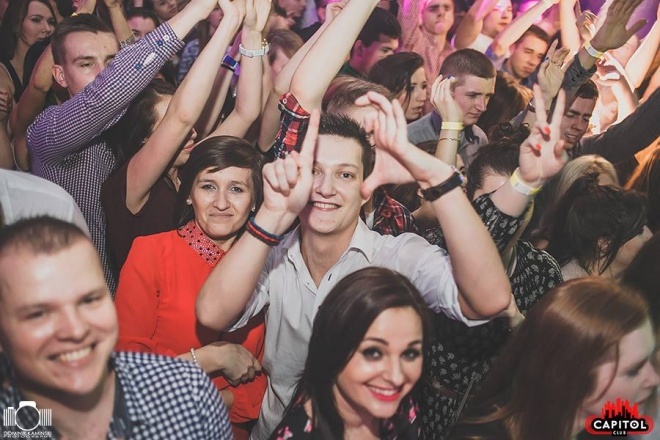 Mega gwiazdy disco polo w Clubie Capitol Sypniewo [27.12.2015] - zdjęcie #35 - eOstroleka.pl