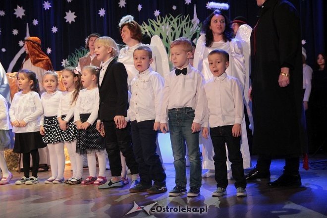 Bożonarodzeniowe jasełka w wykonaniu rodziców dzieci z „Krainy Misiów” [08.01.2016] - zdjęcie #115 - eOstroleka.pl