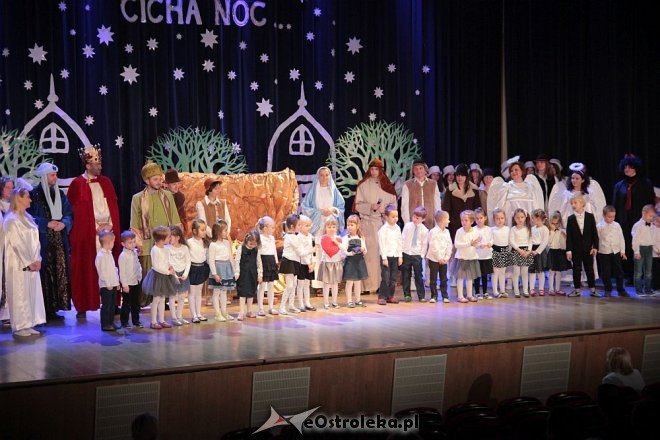 Bożonarodzeniowe jasełka w wykonaniu rodziców dzieci z „Krainy Misiów” [08.01.2016] - zdjęcie #123 - eOstroleka.pl