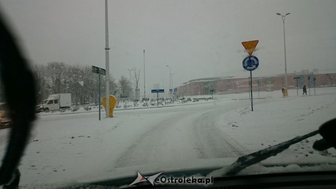 Uwaga kierowcy: Fatalne warunki na drogach w regionie [11.01.2016] - zdjęcie #3 - eOstroleka.pl