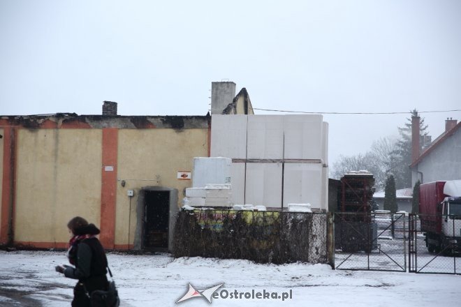 Disco Club w Myszyńcu spłonął doszczętnie. Policja bada wątek podpalenia [13.01.2016] - zdjęcie #14 - eOstroleka.pl