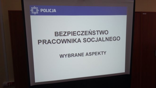 MOPR Ostrołęka: O bezpieczeństwie z pracownikami socjalnymi [03.02.2016] - zdjęcie #1 - eOstroleka.pl