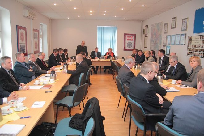 XVII sesja Rady Powiatu w Ostrołęce [08.02.2016] - zdjęcie #18 - eOstroleka.pl