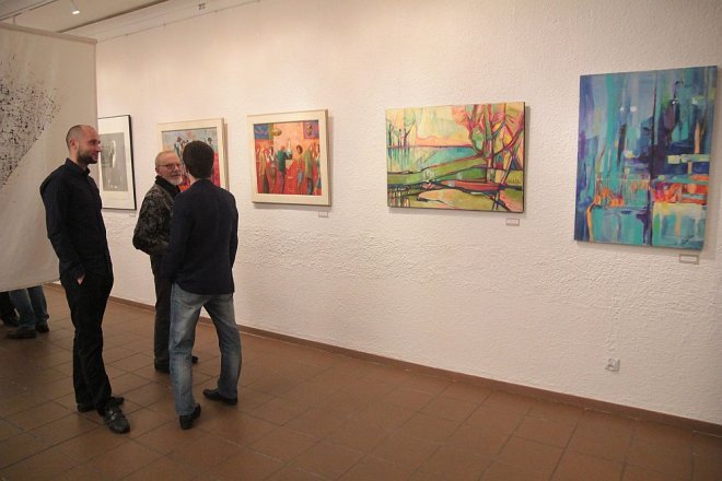 Wernisaż wystawy 10 lat w Areszcie Sztuki [11.02.2016] - zdjęcie #33 - eOstroleka.pl