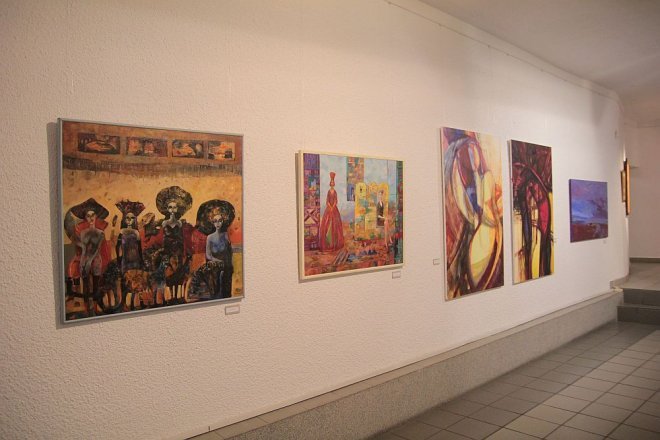 Wernisaż wystawy 10 lat w Areszcie Sztuki [11.02.2016] - zdjęcie #44 - eOstroleka.pl