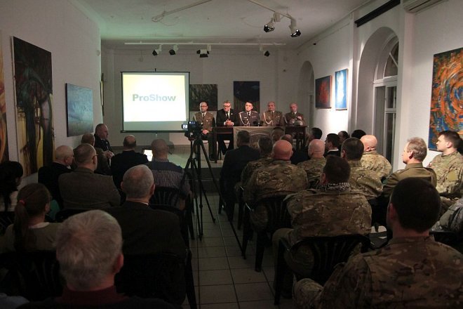 Ostrołęka: Weterani wojskowi opowiadali o misji w Karbali [22.02.2016] - zdjęcie #23 - eOstroleka.pl