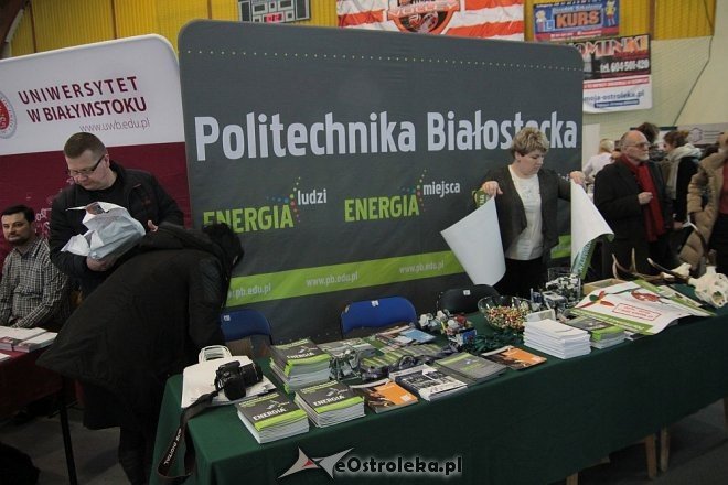 X Młodzieżowe Targi Edukacji i Pracy w Ostrołęce [14.03.2016] - zdjęcie #10 - eOstroleka.pl