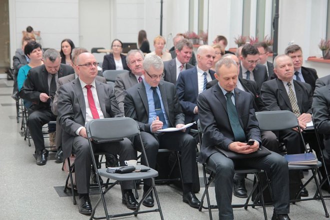 XVIII sesja Rady Powiatu w Ostrołęce [18.03.2016] - zdjęcie #16 - eOstroleka.pl