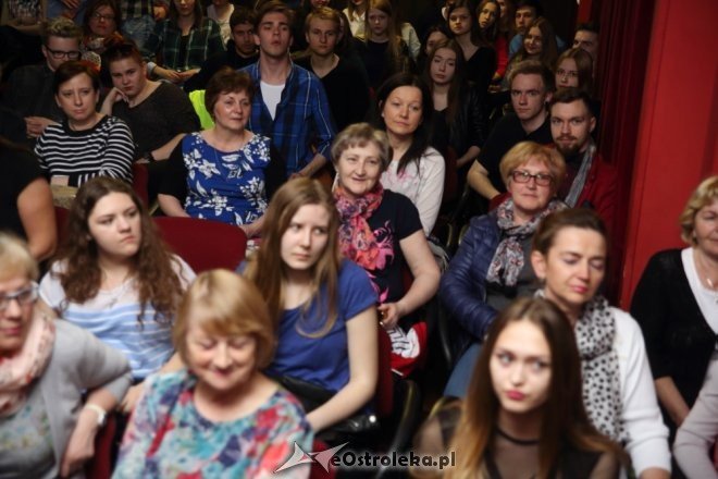 „Kandydatki na” - premierowy spektakl w Klubie Oczko [15.04.2016] - zdjęcie #5 - eOstroleka.pl