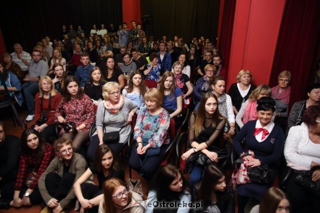 „Kandydatki na” - premierowy spektakl w Klubie Oczko [15.04.2016] - zdjęcie #7 - eOstroleka.pl