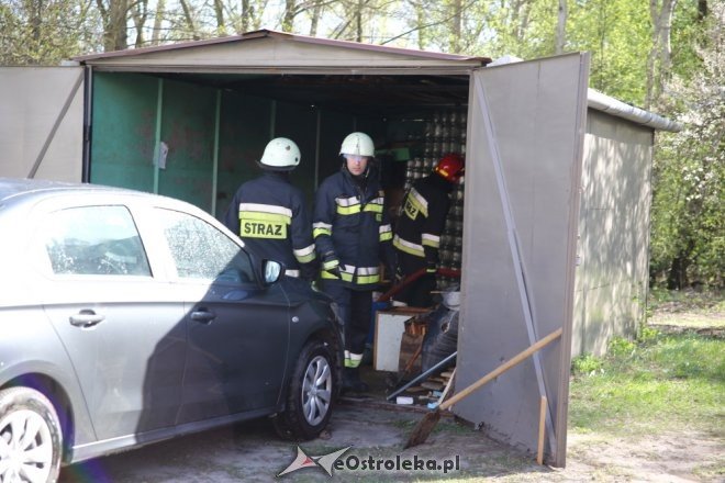 Pożar garażu przy ulicy Modrzejewskiej [20.04.2016] - zdjęcie #15 - eOstroleka.pl