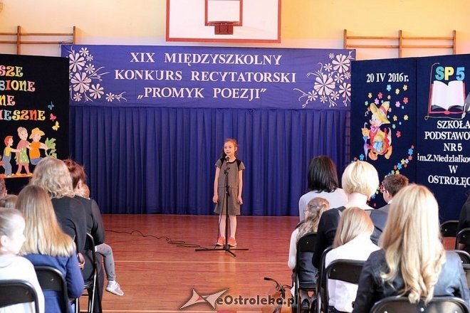 XIX Międzyszkolny Konkurs Recytatorski „Promyk Poezji” [26.04.2016] - zdjęcie #19 - eOstroleka.pl
