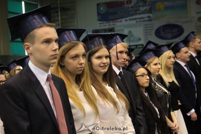 Rozdanie świadectw maturalnych w III Liceum Ogólnokształcącym w Ostrołęce [28.04.2016] - zdjęcie #44 - eOstroleka.pl