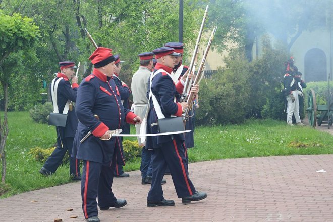 Inscenizacja obrony klasztoru w Ostrołęce [21.05.2016] - zdjęcie #52 - eOstroleka.pl