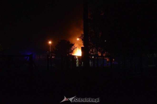 Ostrołęka: Potężny wybuch na stacji paliw. Płonie kilka tysięcy litrów gazu [21.05.2016] - zdjęcie #10 - eOstroleka.pl