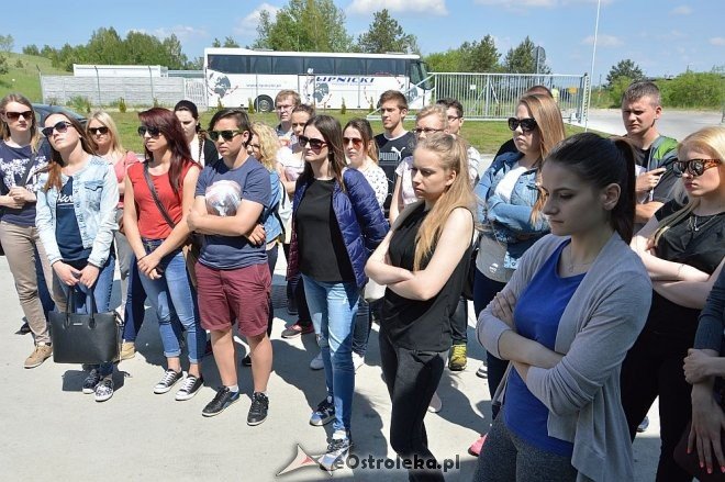 Studenci olsztyńskiego uniwersytetu z wizytą na stacji segregacji śmieci w Ostrołęce [23.05.2016] - zdjęcie #8 - eOstroleka.pl