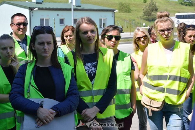 Studenci olsztyńskiego uniwersytetu z wizytą na stacji segregacji śmieci w Ostrołęce [23.05.2016] - zdjęcie #25 - eOstroleka.pl