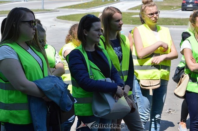 Studenci olsztyńskiego uniwersytetu z wizytą na stacji segregacji śmieci w Ostrołęce [23.05.2016] - zdjęcie #36 - eOstroleka.pl