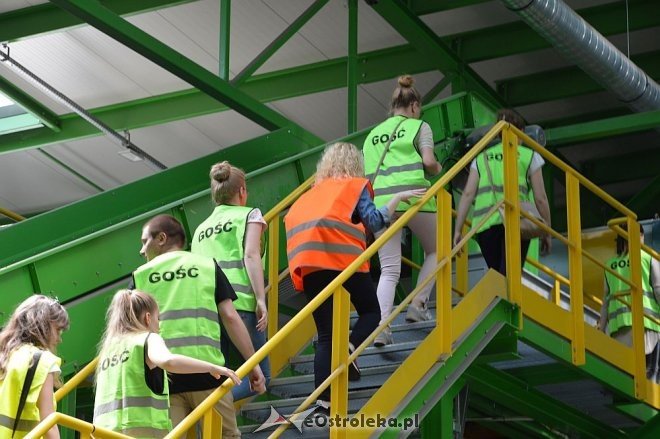 Studenci olsztyńskiego uniwersytetu z wizytą na stacji segregacji śmieci w Ostrołęce [23.05.2016] - zdjęcie #54 - eOstroleka.pl