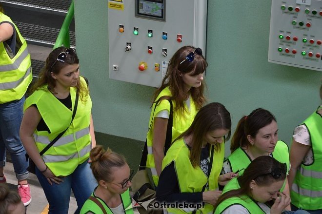 Studenci olsztyńskiego uniwersytetu z wizytą na stacji segregacji śmieci w Ostrołęce [23.05.2016] - zdjęcie #71 - eOstroleka.pl