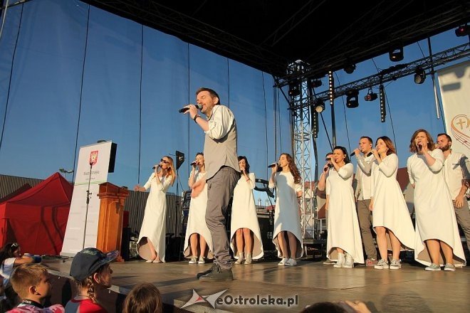 Koncert Uwielbienia - Trzecia Godzina Dnia [26.05.2016] - zdjęcie #33 - eOstroleka.pl