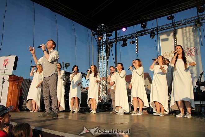 Koncert Uwielbienia - Trzecia Godzina Dnia [26.05.2016] - zdjęcie #36 - eOstroleka.pl