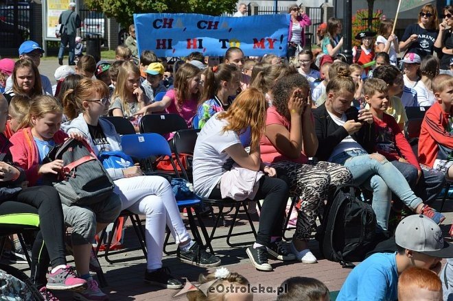 VIII Miejski Dzień Szkoły Bez Przemocy pod hasłem „Uderz mnie... uśmiechem” [09.0.2016] - zdjęcie #10 - eOstroleka.pl