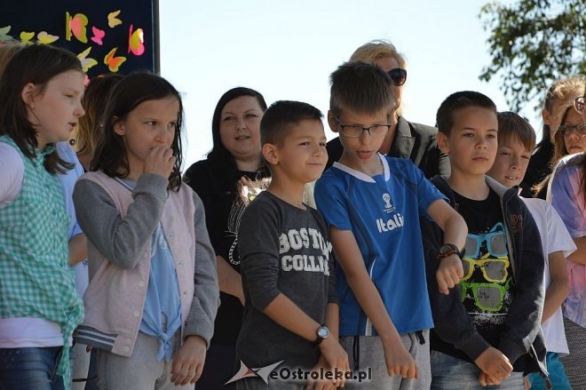 VIII Miejski Dzień Szkoły Bez Przemocy pod hasłem „Uderz mnie... uśmiechem” [09.0.2016] - zdjęcie #18 - eOstroleka.pl