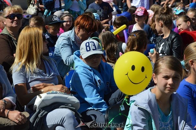 VIII Miejski Dzień Szkoły Bez Przemocy pod hasłem „Uderz mnie... uśmiechem” [09.0.2016] - zdjęcie #37 - eOstroleka.pl