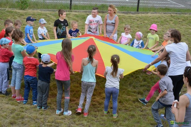 Moc atrakcji na Dzień Dziecka dla uczniów ze Szkoły Podstawowej w Glebie [14.06.2016 - zdjęcie #9 - eOstroleka.pl