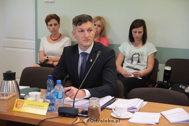 Prezydent Kotowski z absolutorium za ubiegły rok [23.06.2016] - zdjęcie #6 - eOstroleka.pl