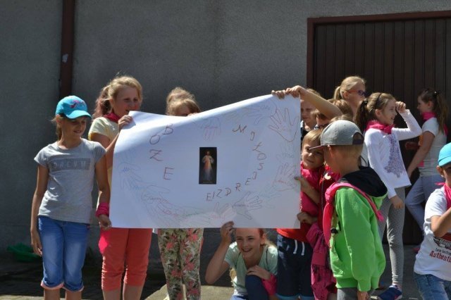 Półkolonie parafialne w Farze [10.07.2016] - zdjęcie #17 - eOstroleka.pl