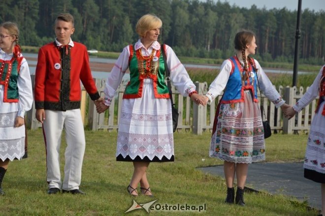 Światowy Zlot Młodzieży Kurpiowskiej - rekord Guinnessa [24.07.2016] - zdjęcie #4 - eOstroleka.pl