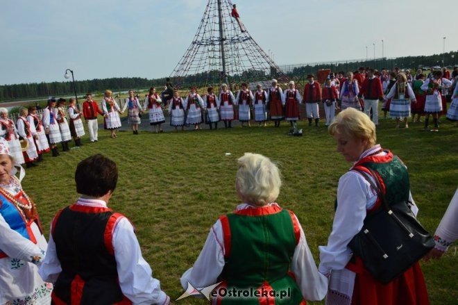 Światowy Zlot Młodzieży Kurpiowskiej - rekord Guinnessa [24.07.2016] - zdjęcie #6 - eOstroleka.pl