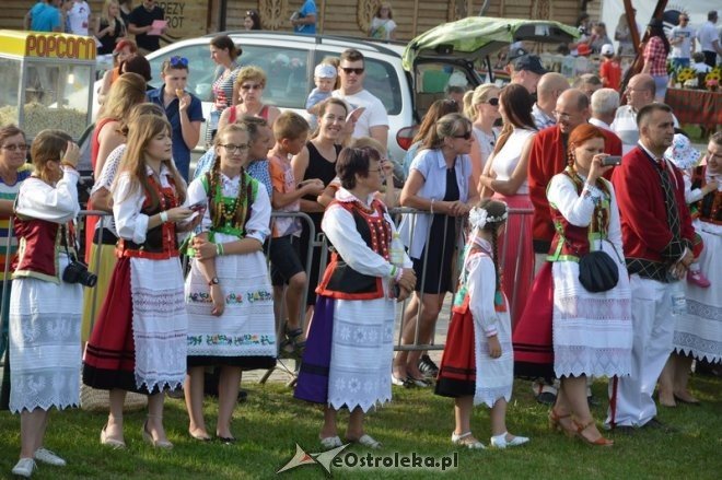 Światowy Zlot Młodzieży Kurpiowskiej - rekord Guinnessa [24.07.2016] - zdjęcie #20 - eOstroleka.pl