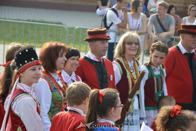 Światowy Zlot Młodzieży Kurpiowskiej - rekord Guinnessa [24.07.2016] - zdjęcie #22 - eOstroleka.pl