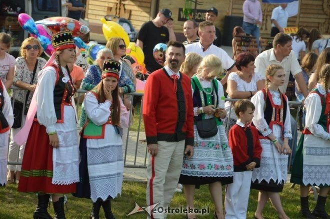 Światowy Zlot Młodzieży Kurpiowskiej - rekord Guinnessa [24.07.2016] - zdjęcie #25 - eOstroleka.pl