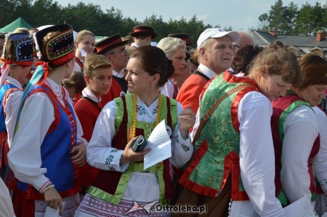 Światowy Zlot Młodzieży Kurpiowskiej - rekord Guinnessa [24.07.2016] - zdjęcie #35 - eOstroleka.pl