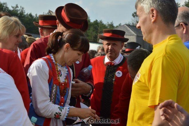 Światowy Zlot Młodzieży Kurpiowskiej - rekord Guinnessa [24.07.2016] - zdjęcie #50 - eOstroleka.pl